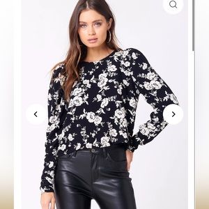 NWT SALTWATER LUXE Trace Top in floral